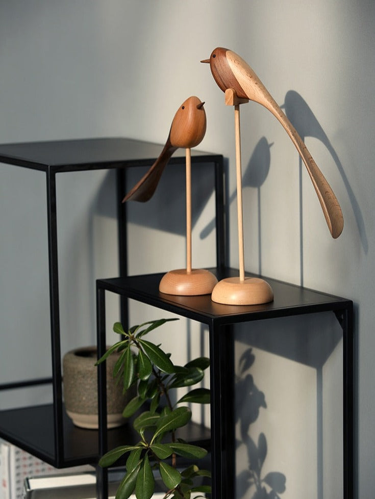 Escultura de Pássaros em Madeira Estilo Nórdico